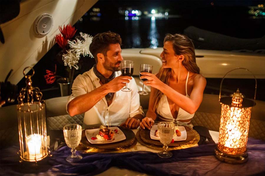 private dinner on a yacht in miami